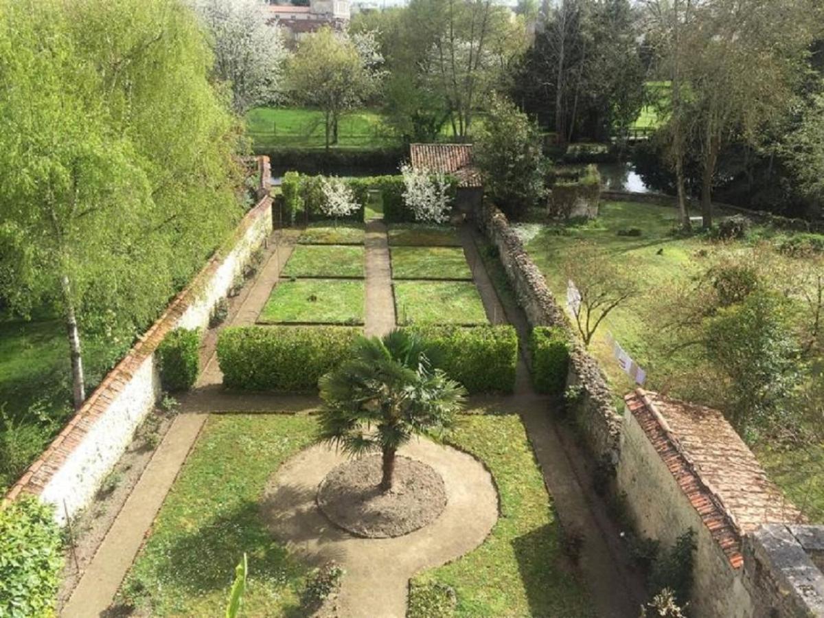 Résidence les Jardins de la Seugne Jonzac Esterno foto