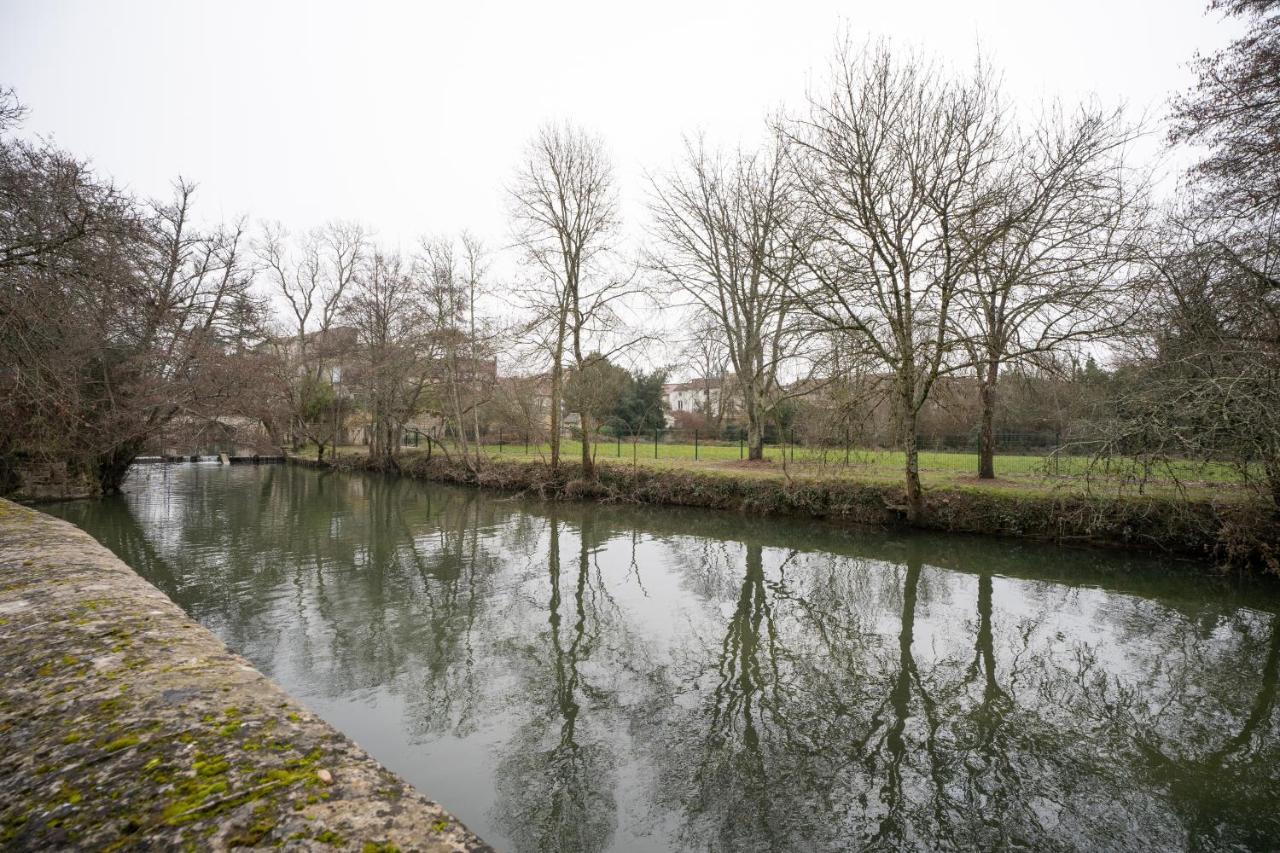 Résidence les Jardins de la Seugne Jonzac Esterno foto