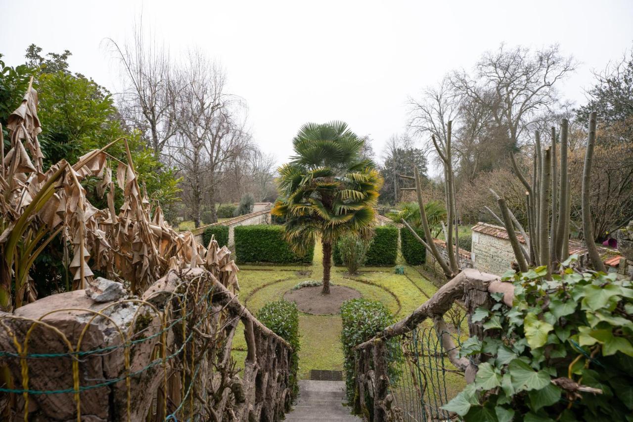 Résidence les Jardins de la Seugne Jonzac Esterno foto
